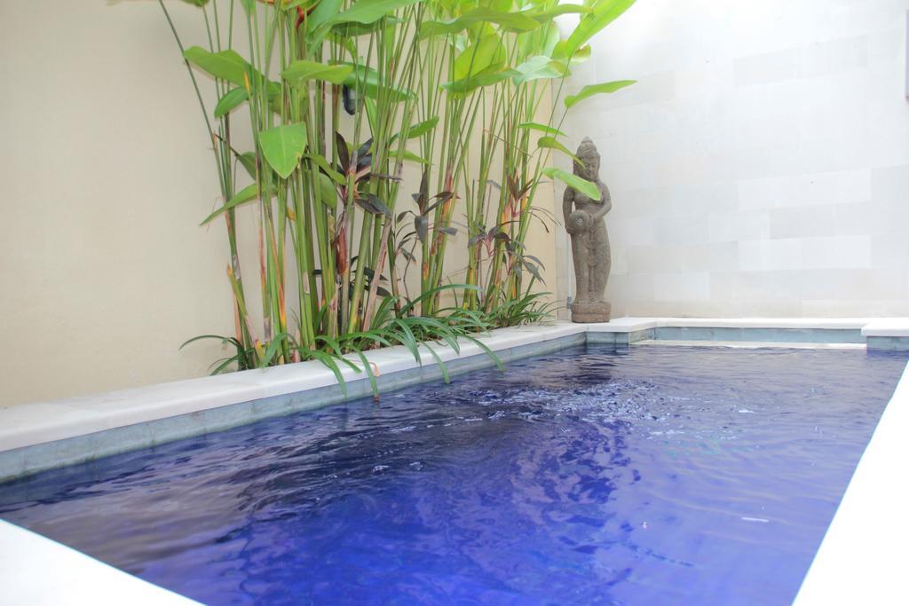 Villa Anyelir Seminyak Quarto foto